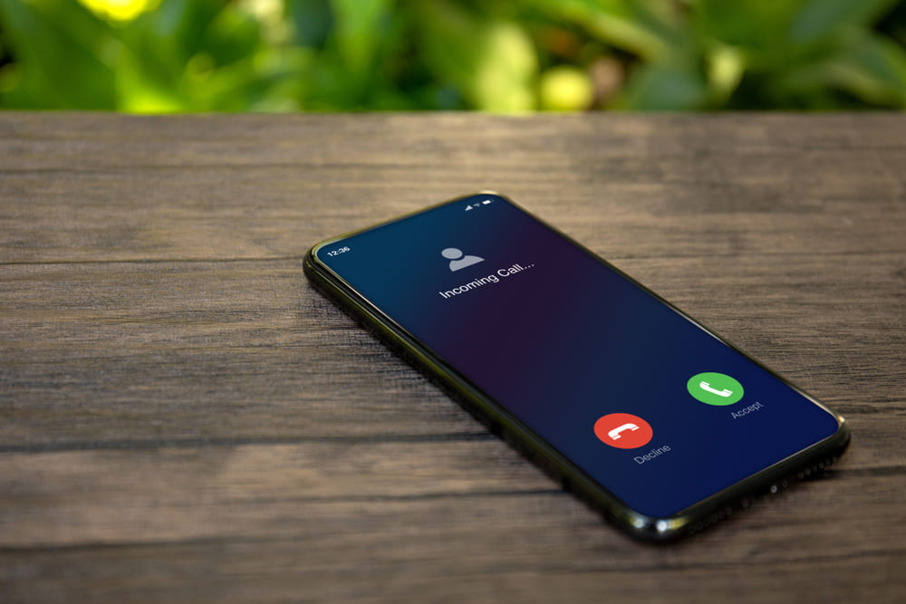 can i listen to someone's cell phone conversation